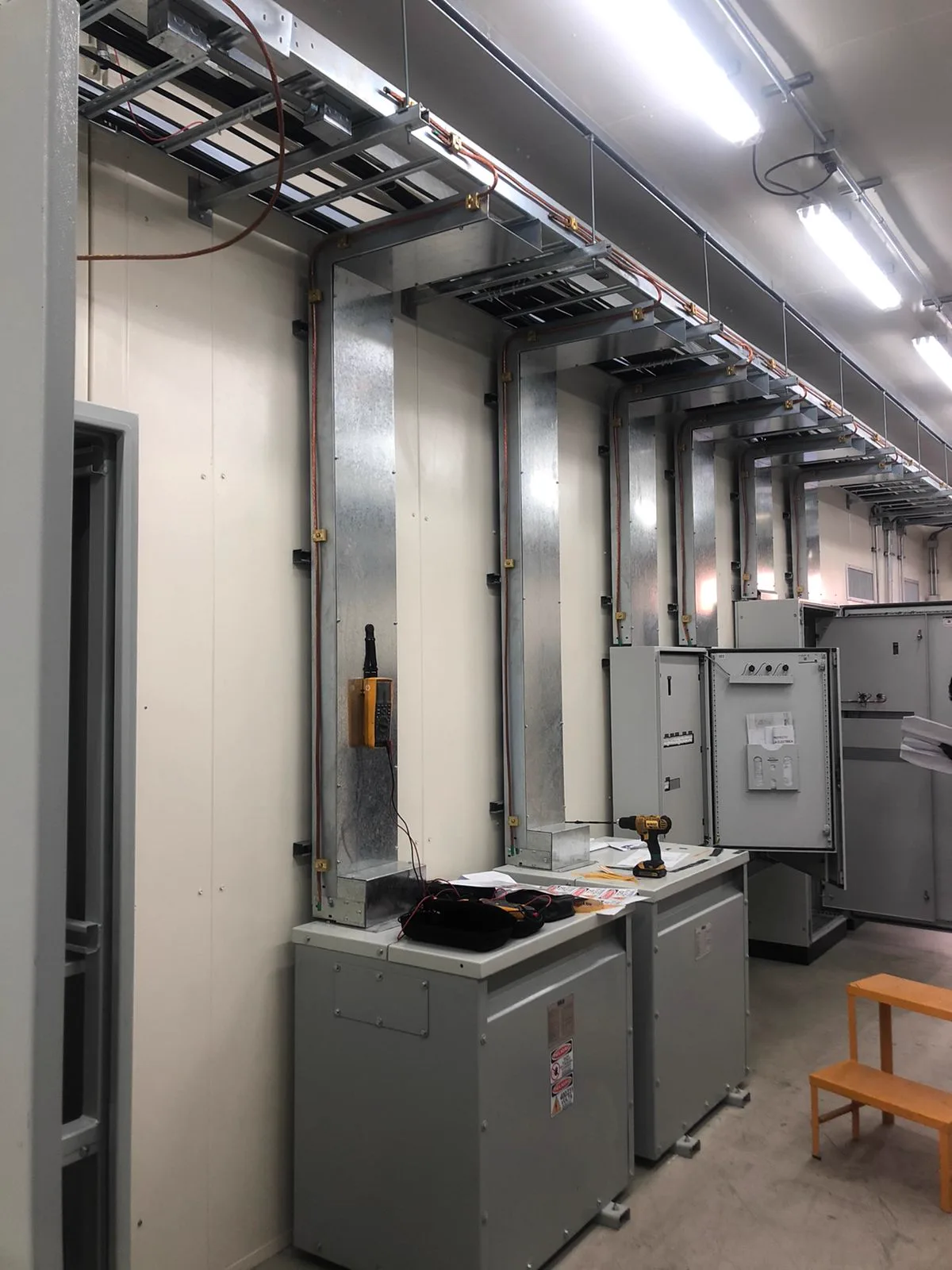 Ingeniero eléctrico Clase A elaborando planos y proyectos eléctricos en Chile
